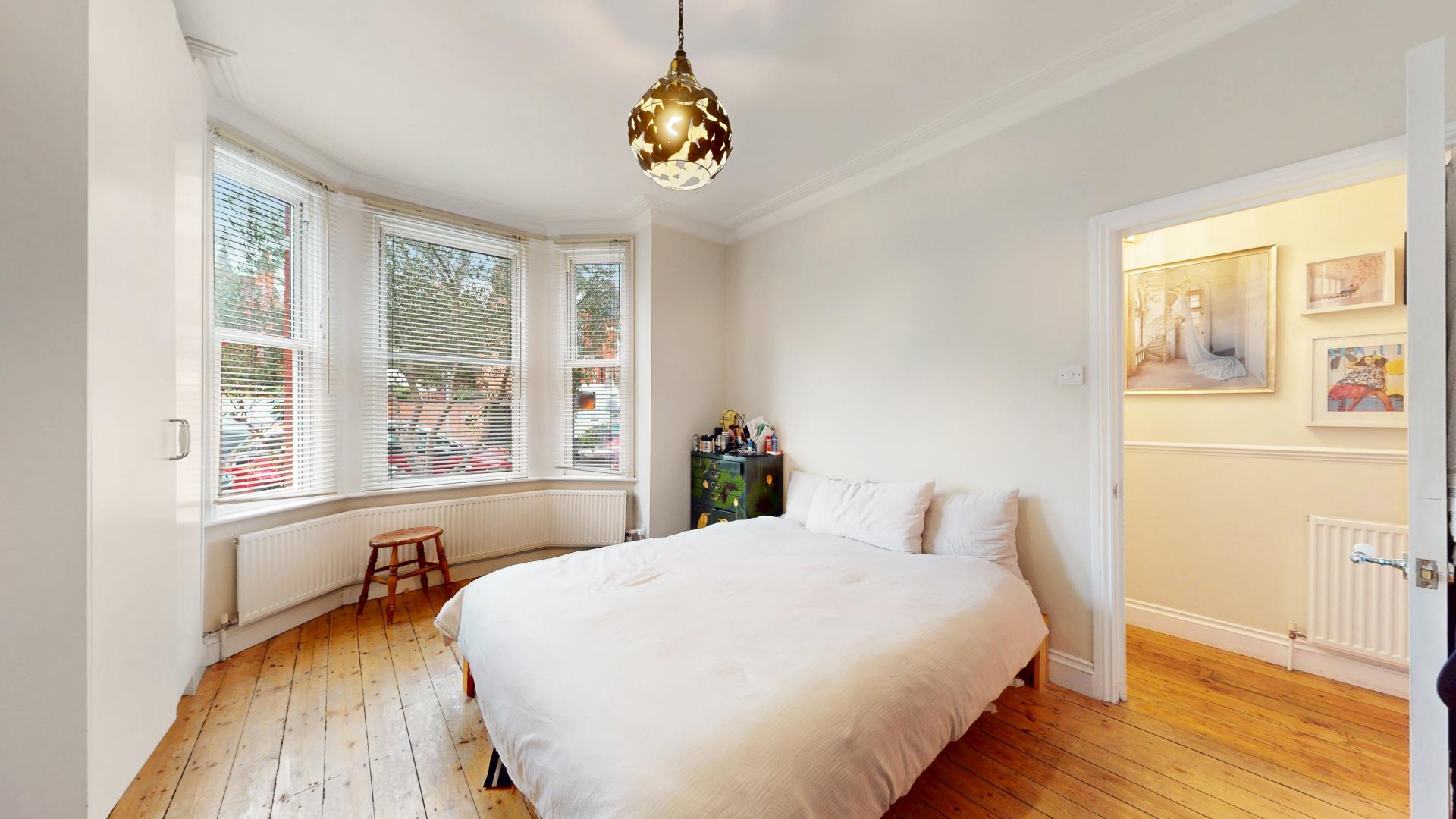 Two Bedroom With Private Garden Flat Wotton Road, CRICKLEWOOD